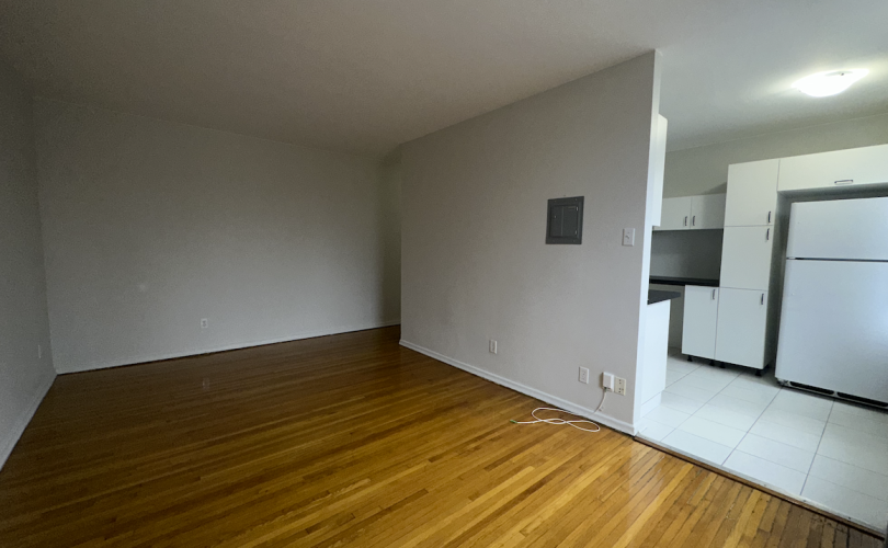 2423 Keele Street, 2 Bedrooms Bedrooms, ,1 BathroomBathrooms,Condo,For Rent,Keele Street,1118