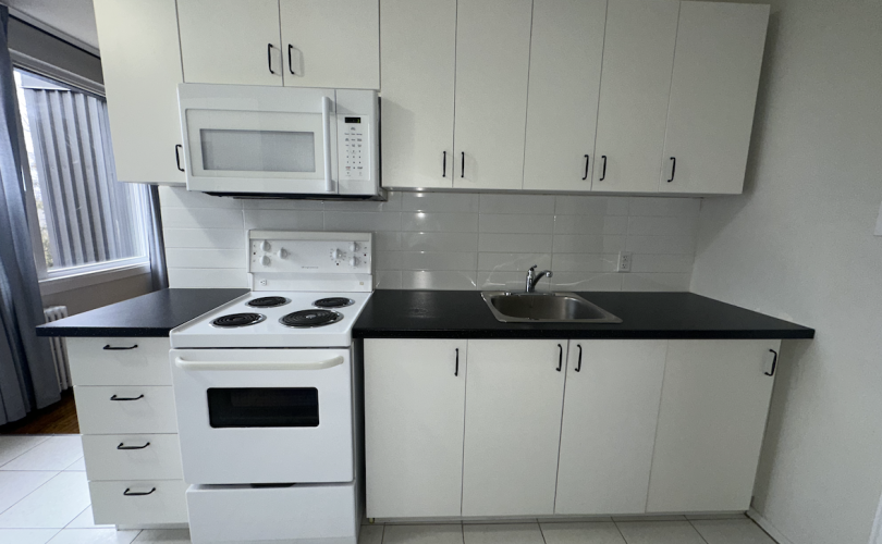 2423 Keele Street, 2 Bedrooms Bedrooms, ,1 BathroomBathrooms,Condo,For Rent,Keele Street,1118