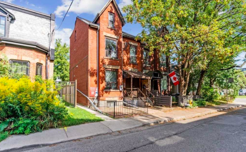 27 hamilton street, ,Second Floor of House,For Rent,hamilton street,1119
